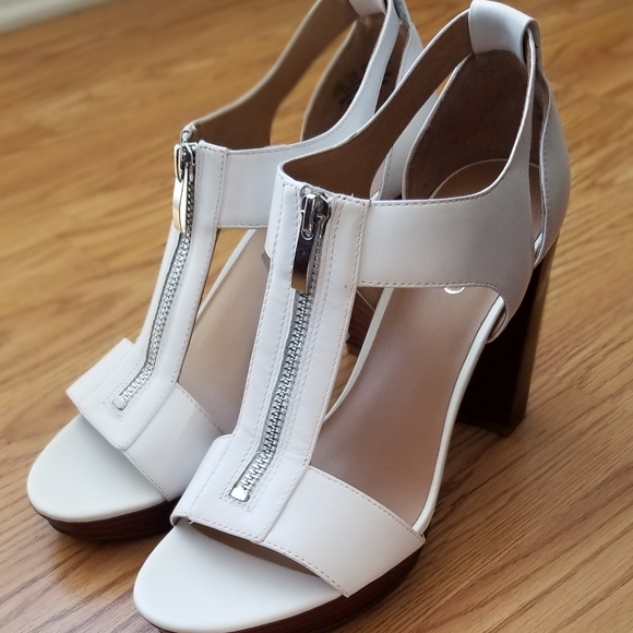 Franco Sarta Myriad Platform Sandal - Picture 3 of 5